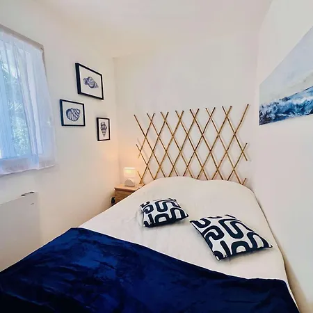 Avec Jardin Au Centre De Quiberon, Proche Plage, Parking Inclus - Fr-1-478-320 Apartment *